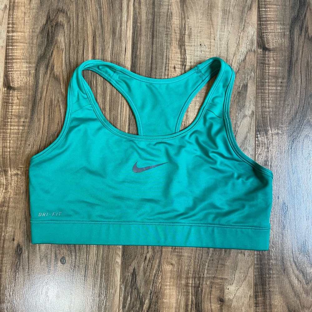 Nike sports bra M